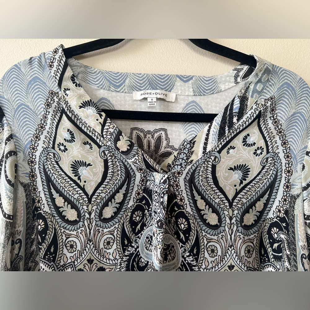 Rose & Olive Gray Long Sleeve Paisley Blouse Women S Generous Fit Lightweight - Picture 7 of 13